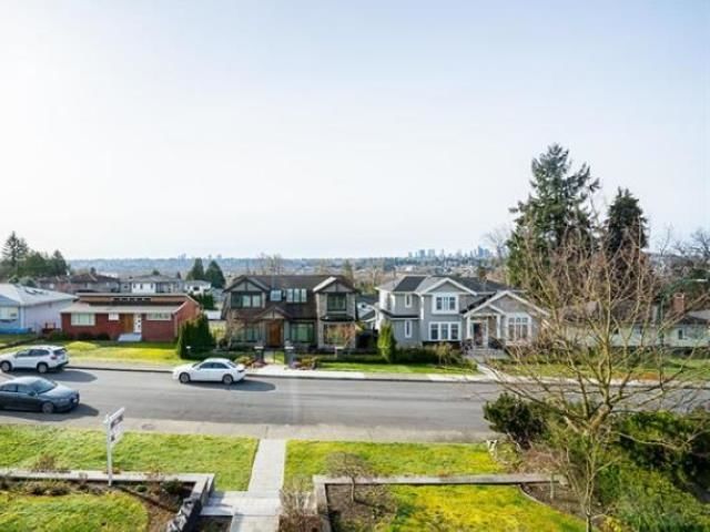 6347 Parkcrest Drive, Burnaby, V5B 2T1 | Image 3