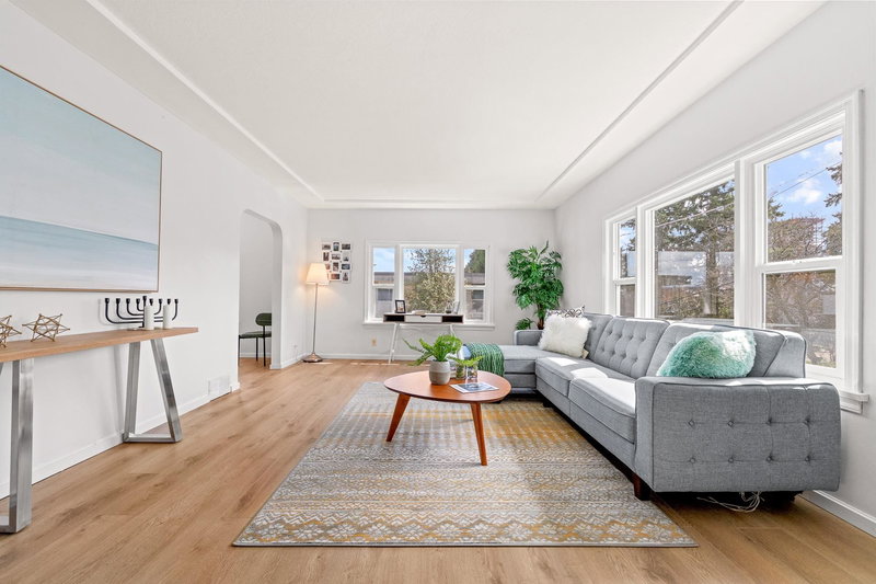 341 Sherbrooke Street, New Westminster, V3L 3M4 | Image 2