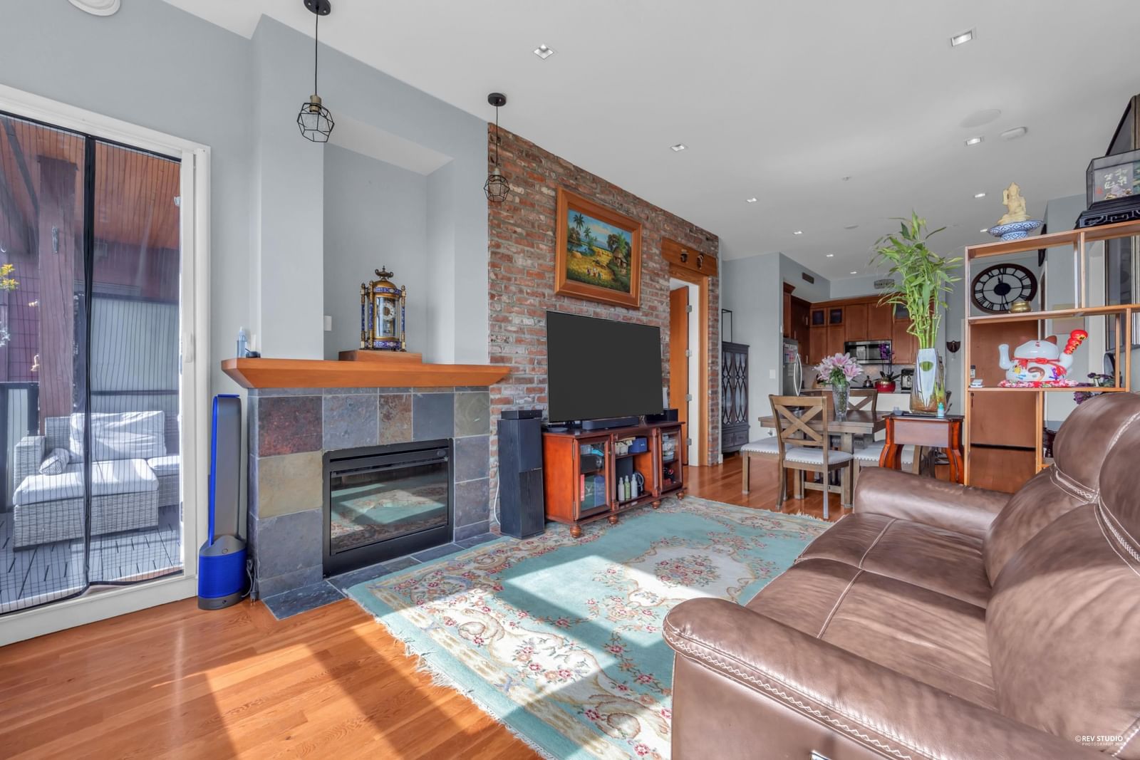 Listing Image 8