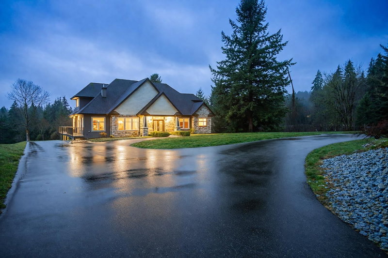 10228 Stave Lake Road, Mission, V2V 0B5 | Image 2