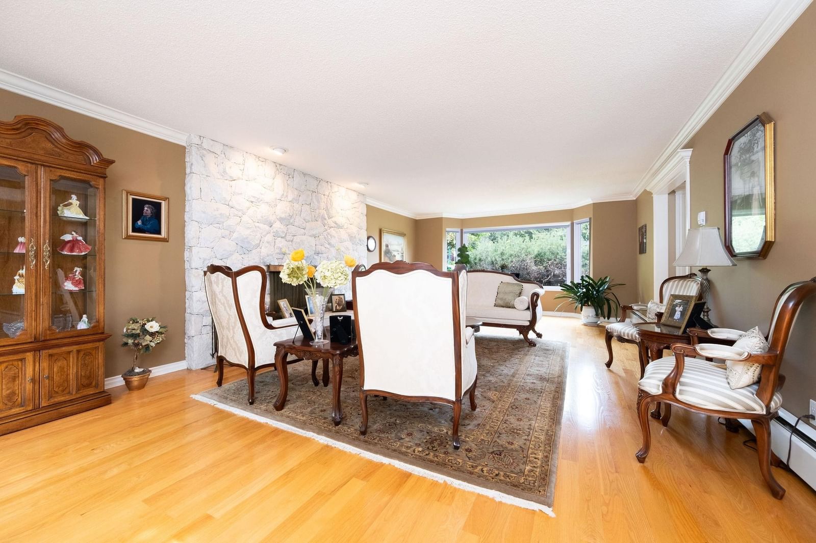 Listing Image 5