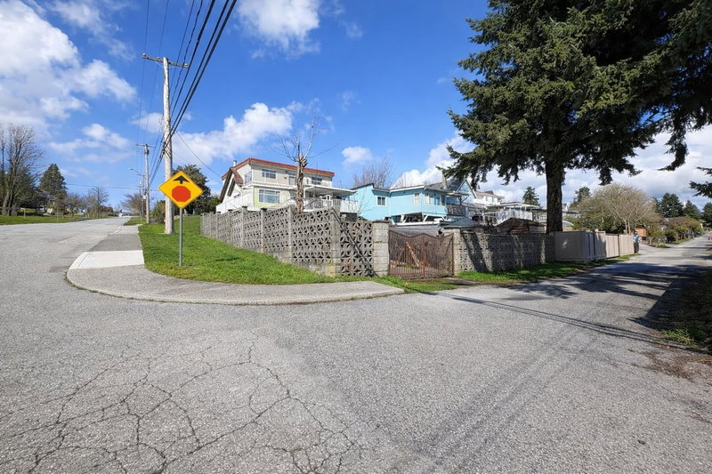 1728 Seventh Avenue, New Westminster, V3M 2K8 | Image 3