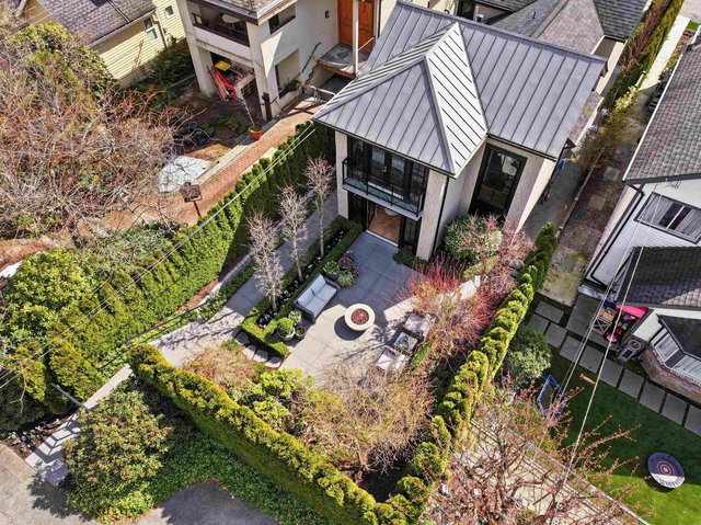 1230 Esquimalt Avenue