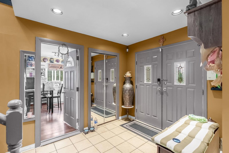 14075 110a Avenue, Surrey, V3R 2B2 | Image 3