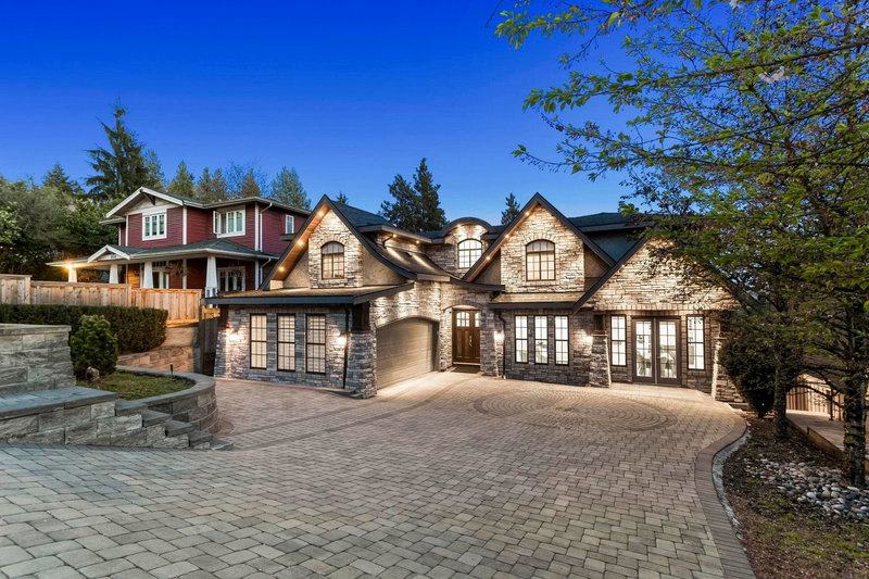 8656 Gilley Avenue, Burnaby, V5J 4Y5 | Image 2