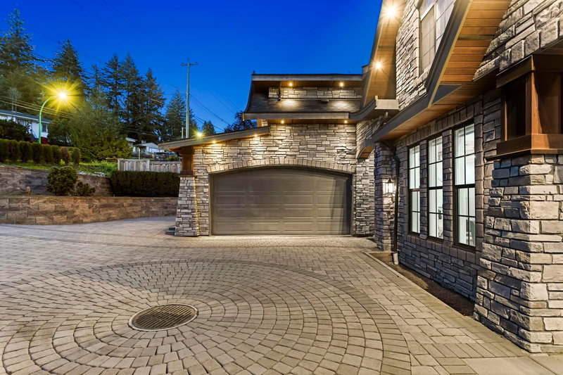 8656 Gilley Avenue, Burnaby, V5J 4Y5 | Image 3