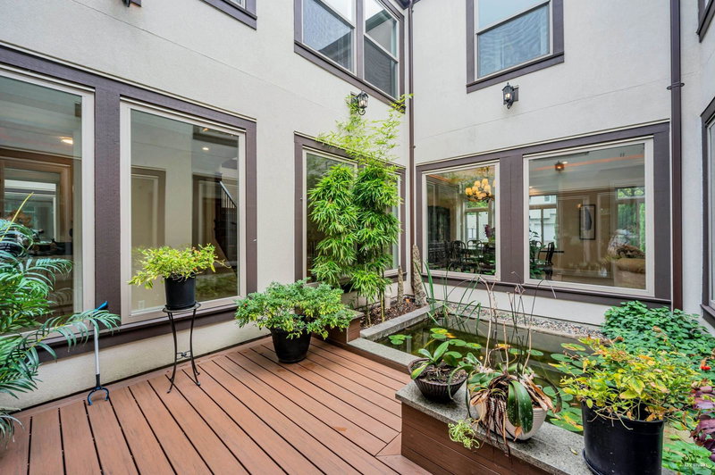 3601 Lynndale Crescent, Burnaby, V5A 3S4 | Image 2