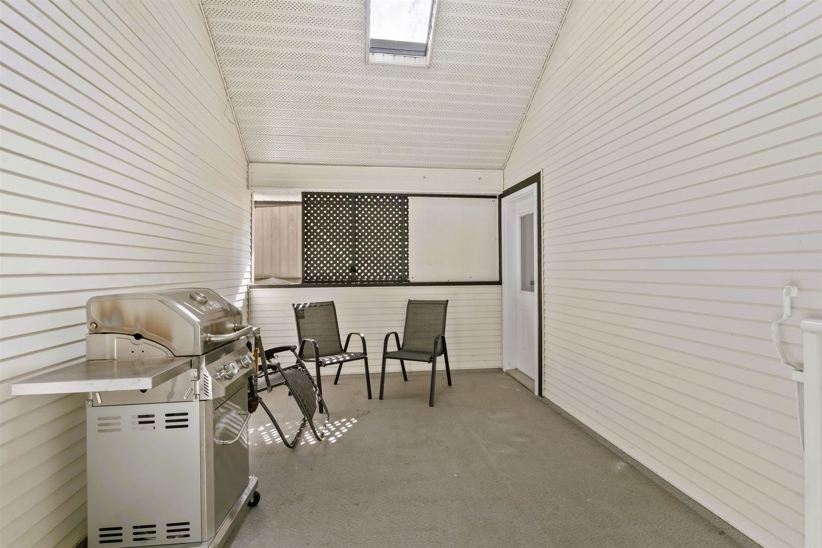 Listing Image 23
