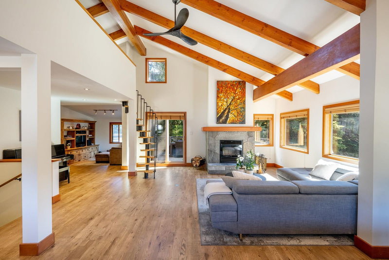 6444 Toad Hollow, Whistler, V8E 0C5 | Image 3