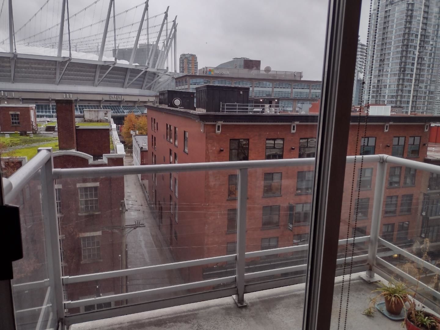 Listing Image 11