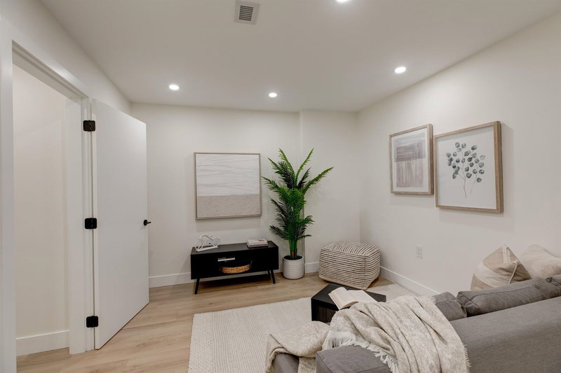 2 - 339 Keary Street, New Westminster, V3L 3L2 | Image 3