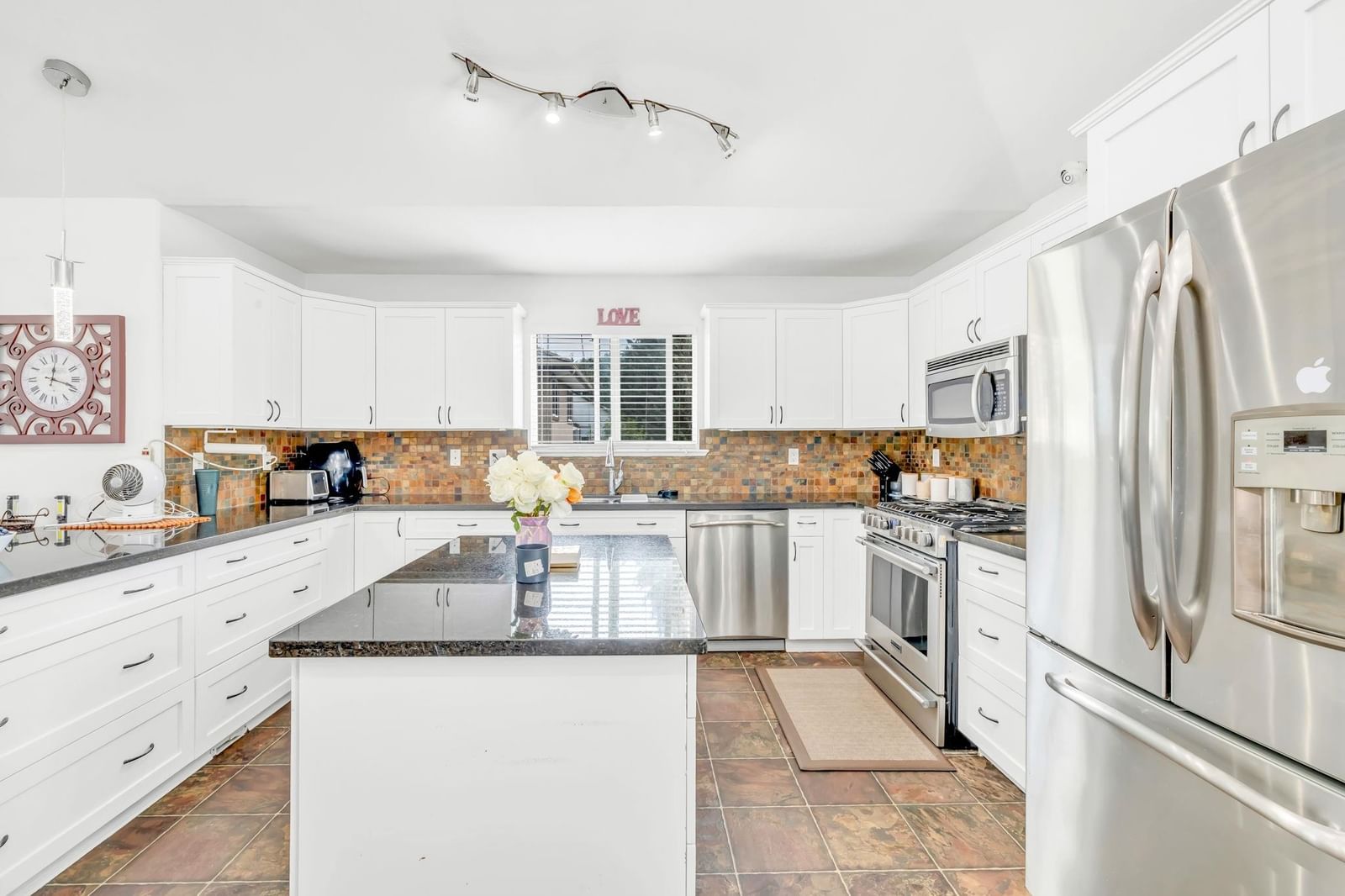 Listing Image 15