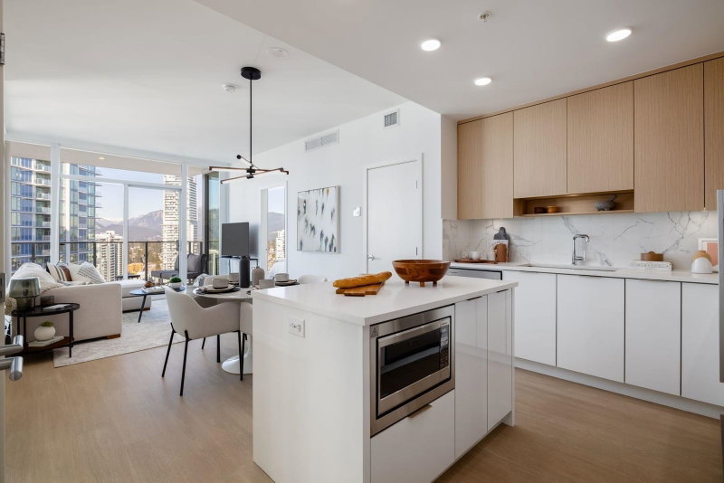 1902 - 699 Whiting Way