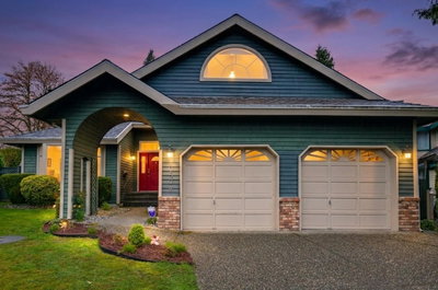 10574 Woodglen Close | Surrey | Image