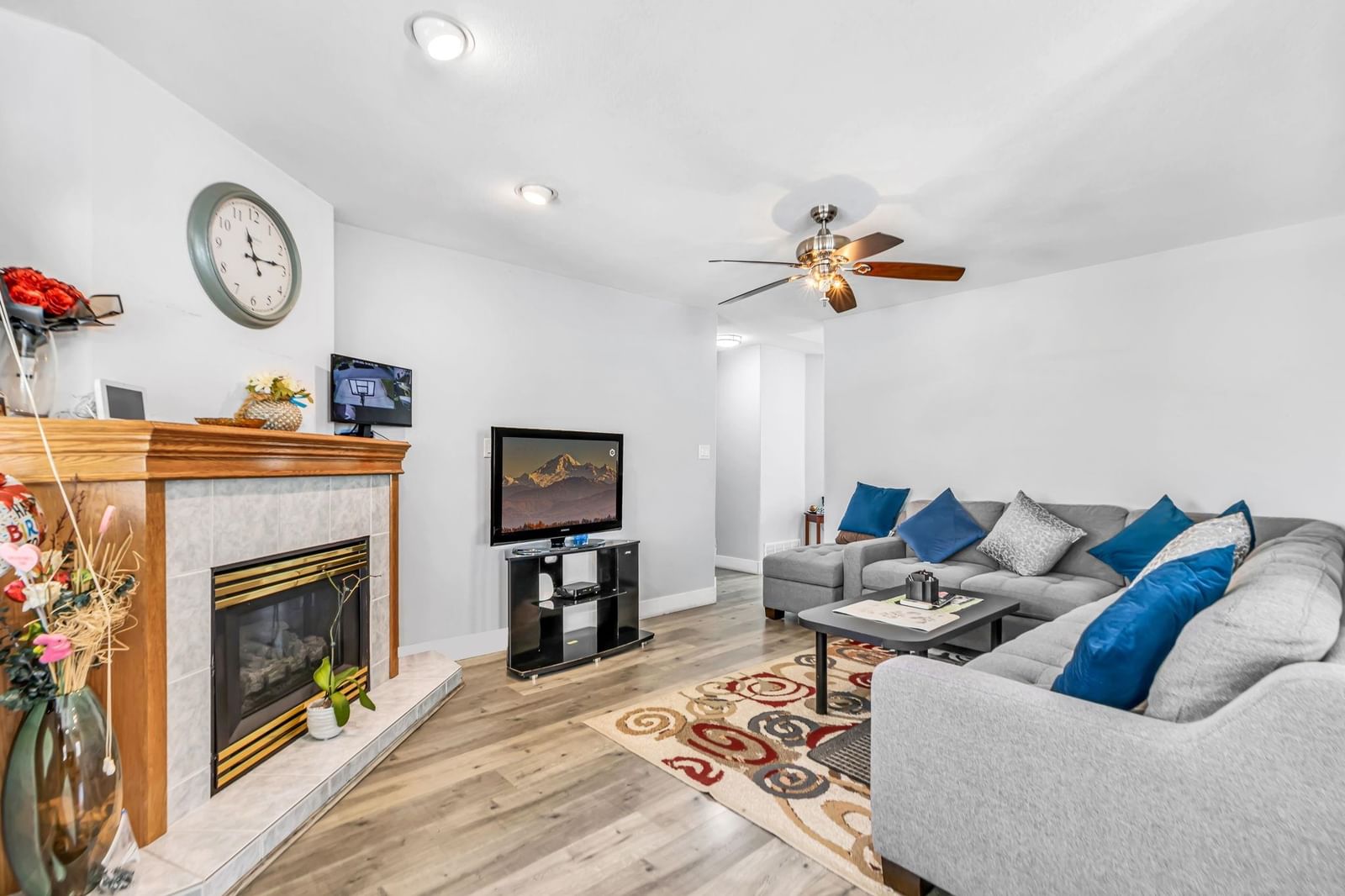 Listing Image 13