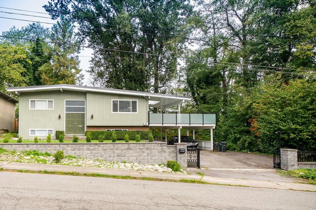 4383 Pinewood Crescent