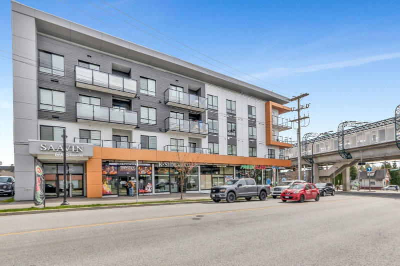 311 - 6968 Royal Oak Avenue