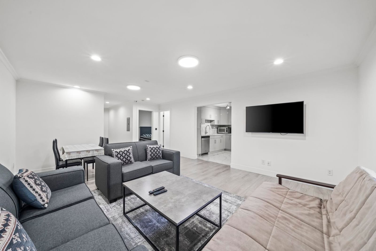 Listing Image 37