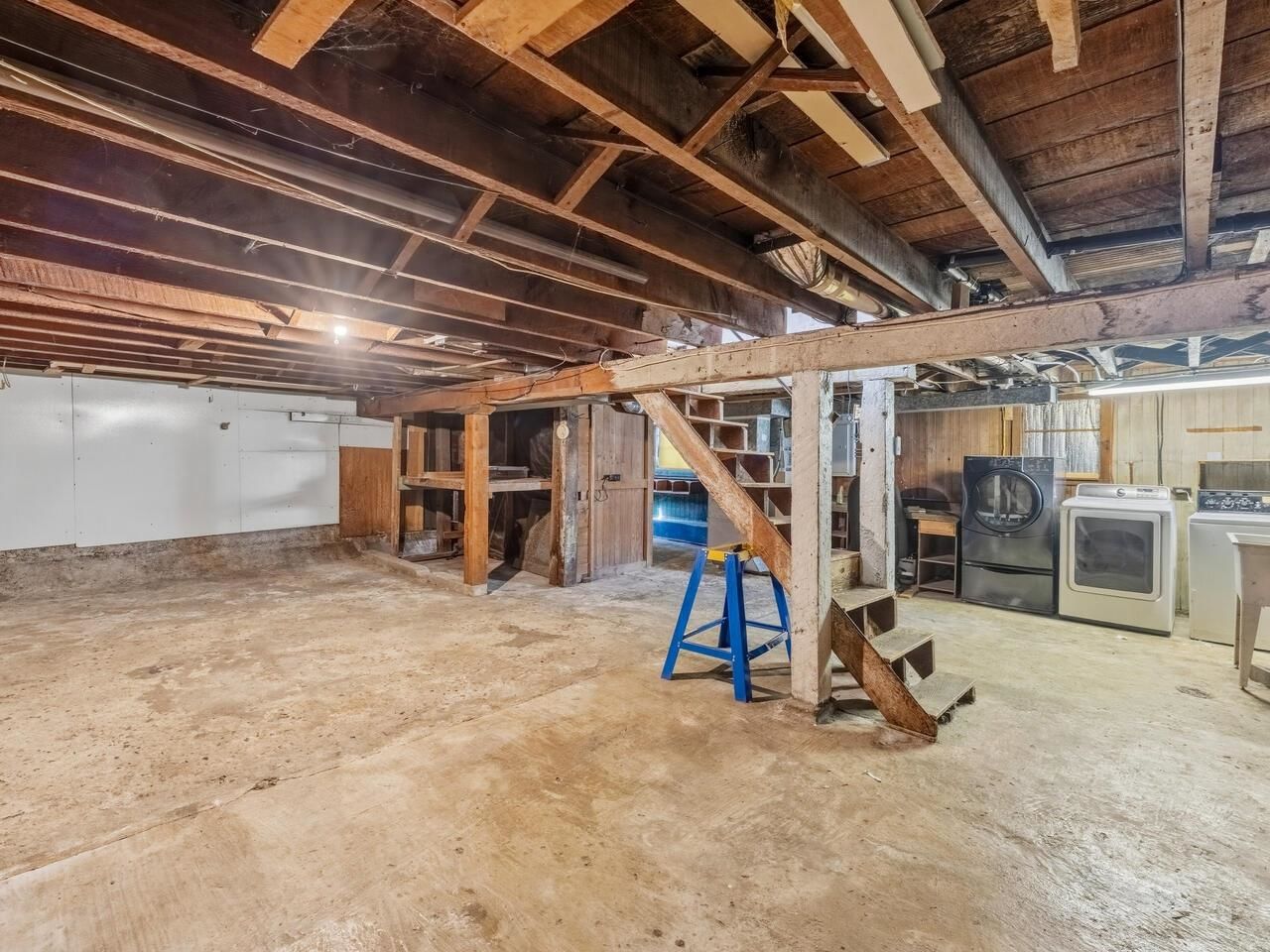 Listing Image 17