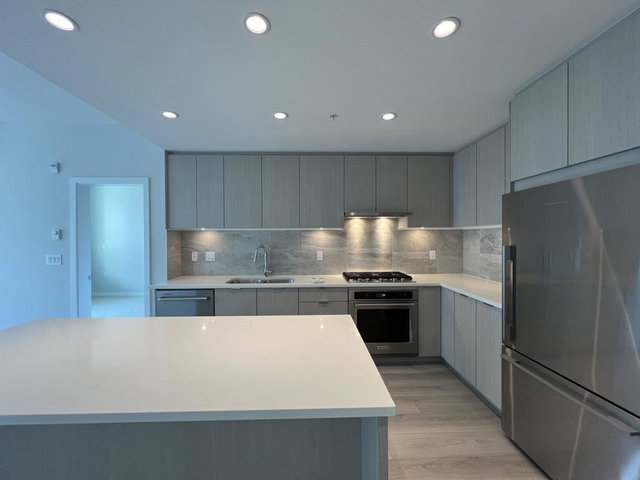 610 - 625 Cottonwood Avenue