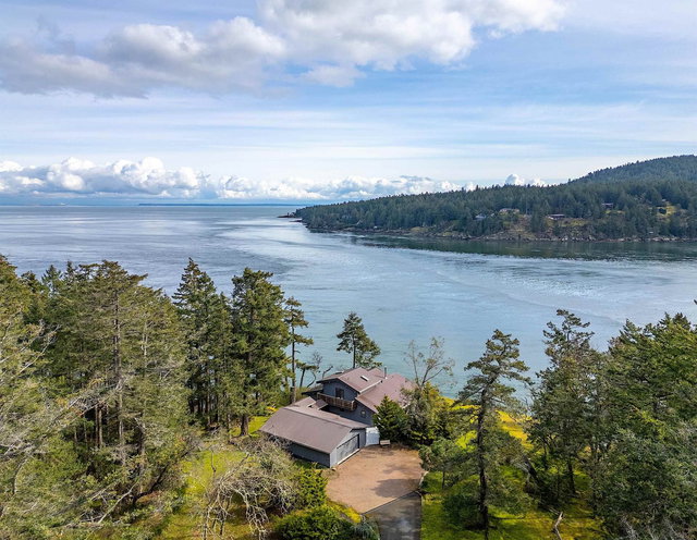 379 Mary Ann Point Road