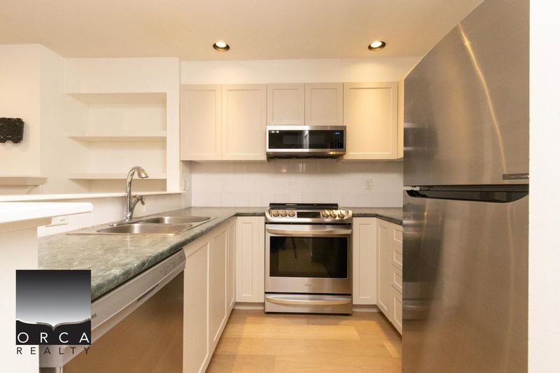 7426 Hawthorne Terrace, Burnaby, V5E 4K6 | Image 2