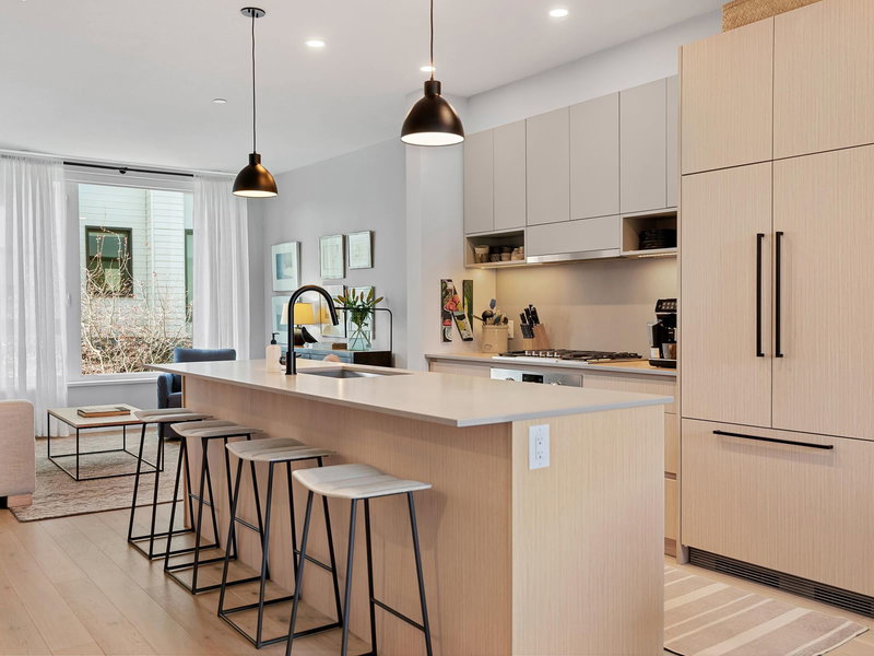 528 2nd Street E #31, North Vancouver, British Columbia