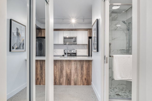 304 - 1170 Barclay Street