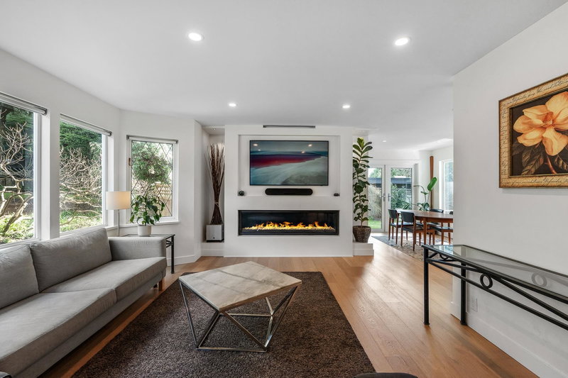 1842 Mathers Court, West Vancouver, V7V 2L2 | Image 2