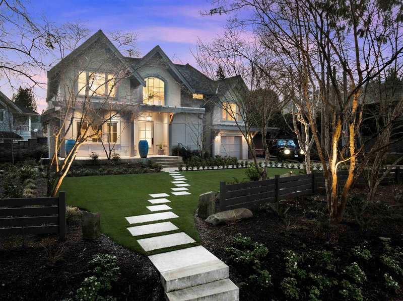 4374 Erwin Drive, West Vancouver, V7V 1H6 | Image 3