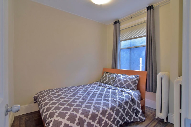 5 - 935 Jervis Street