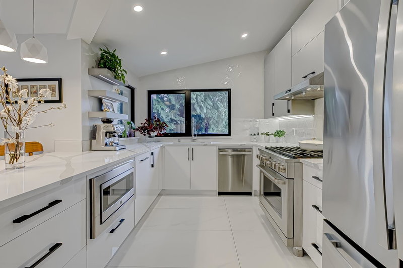 2836 Violet Street, North Vancouver, V7H 2L6 | Image 2