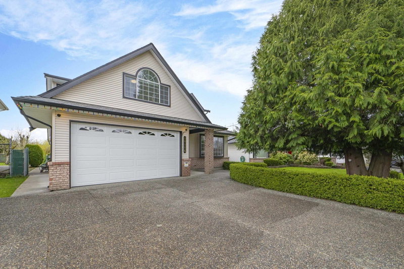 18186 Claytonwood Crescent, Surrey, British Columbia