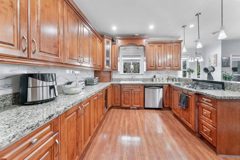 1572 160 Street, Surrey, V4A 4W9 | Image 2