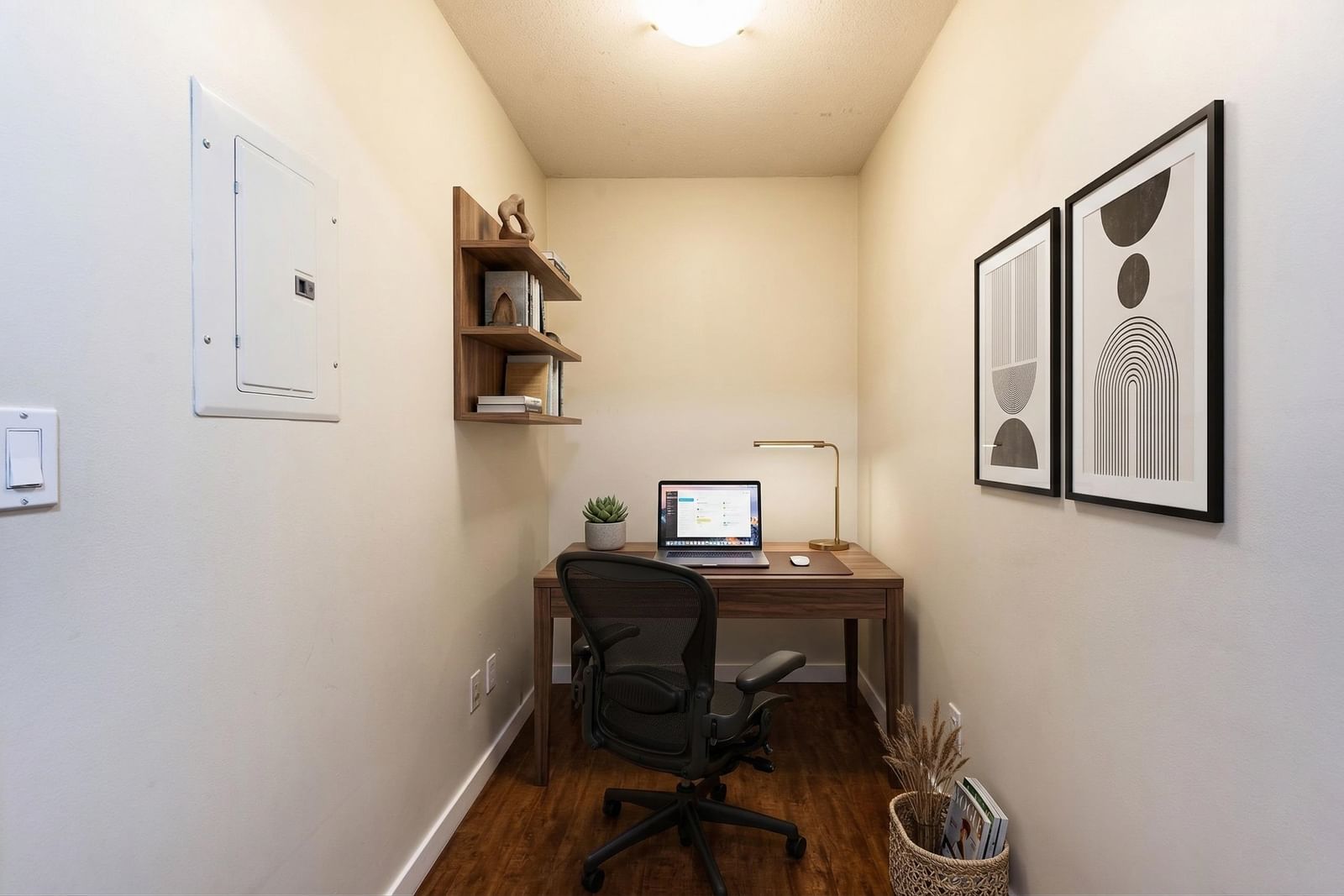 Listing Image 9