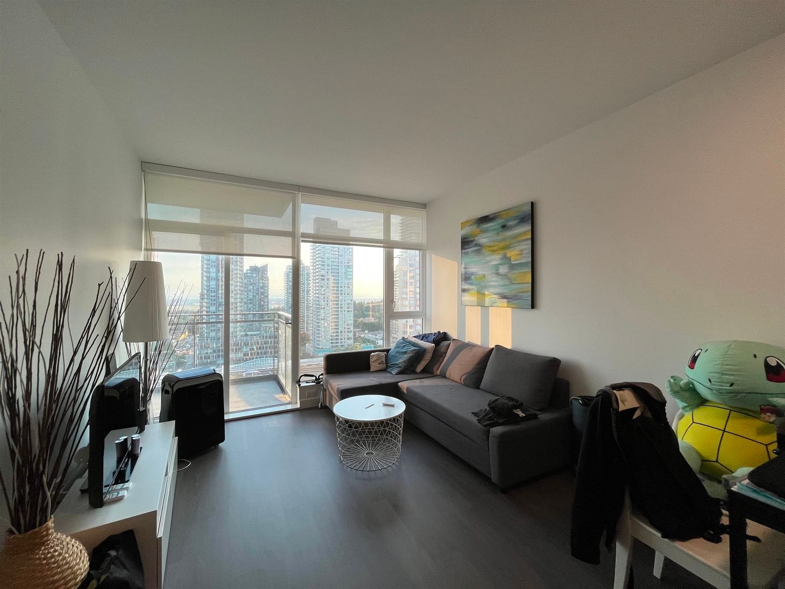 Listing Image 4