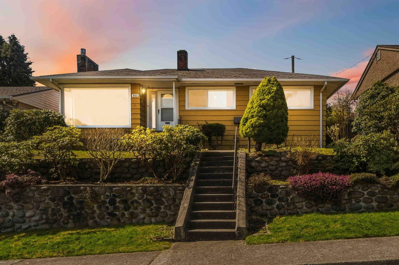 922 Surrey Street, New Westminster, British Columbia