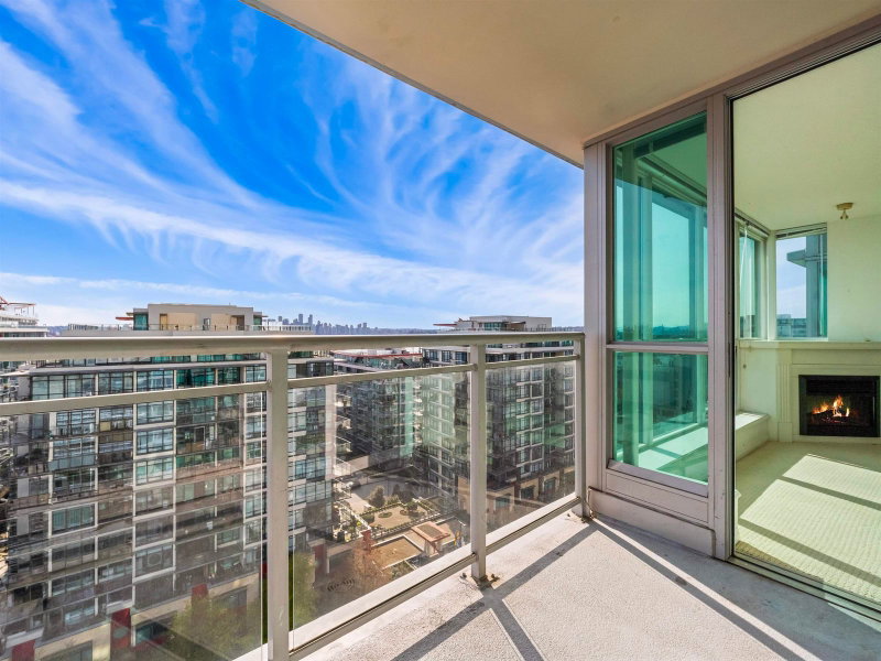 1404 - 188 Esplanade E