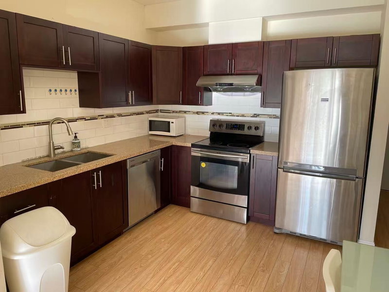 202 - 5655 Inman Avenue, Burnaby, V6H 2M2 | Image 2