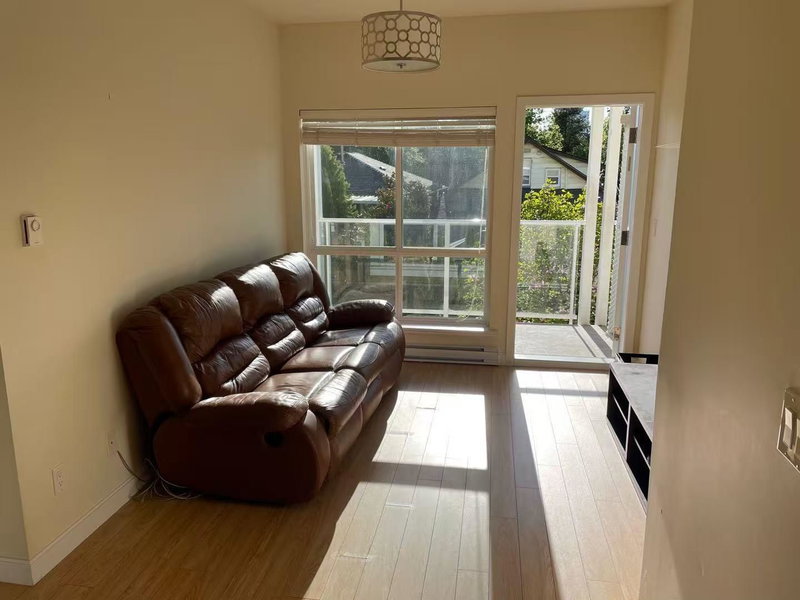 202 - 5655 Inman Avenue, Burnaby, V6H 2M2 | Image 3