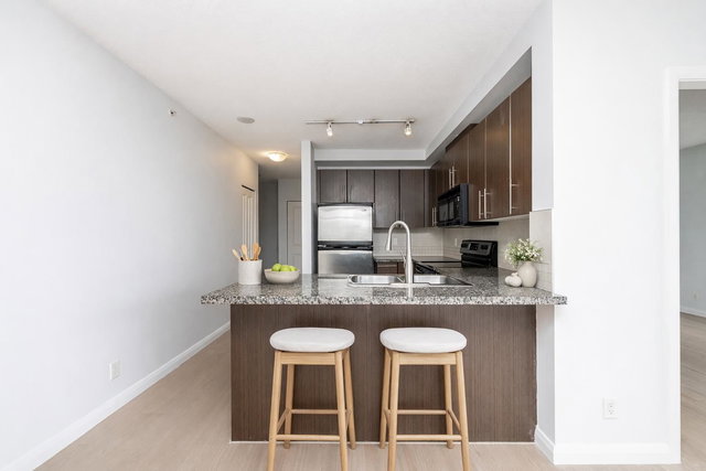 1008 - 898 Carnarvon Street