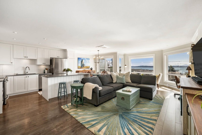 4 - 15139 Buena Vista Avenue, White Rock, V4B 1Y2 | Image 2