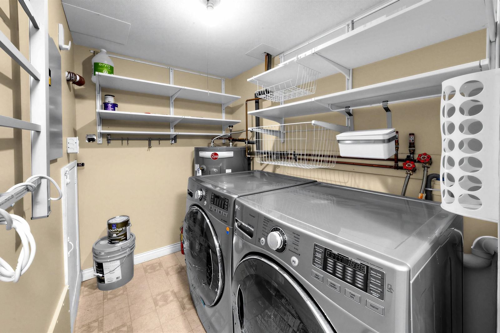 Listing Image 8