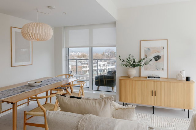 305 - 285 10th Avenue E