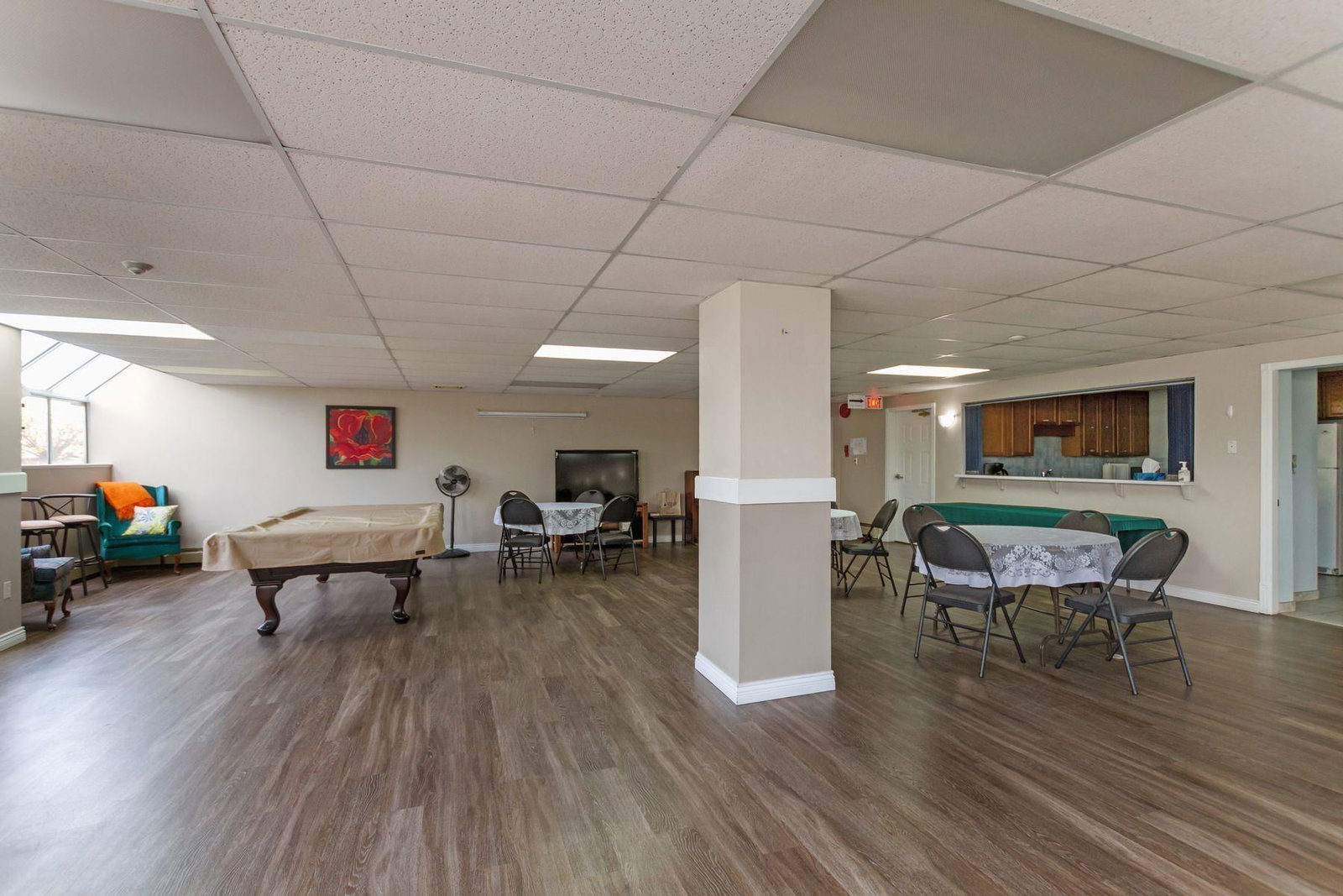 Listing Image 12