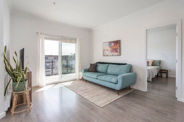 302 - 22363 Selkirk Avenue