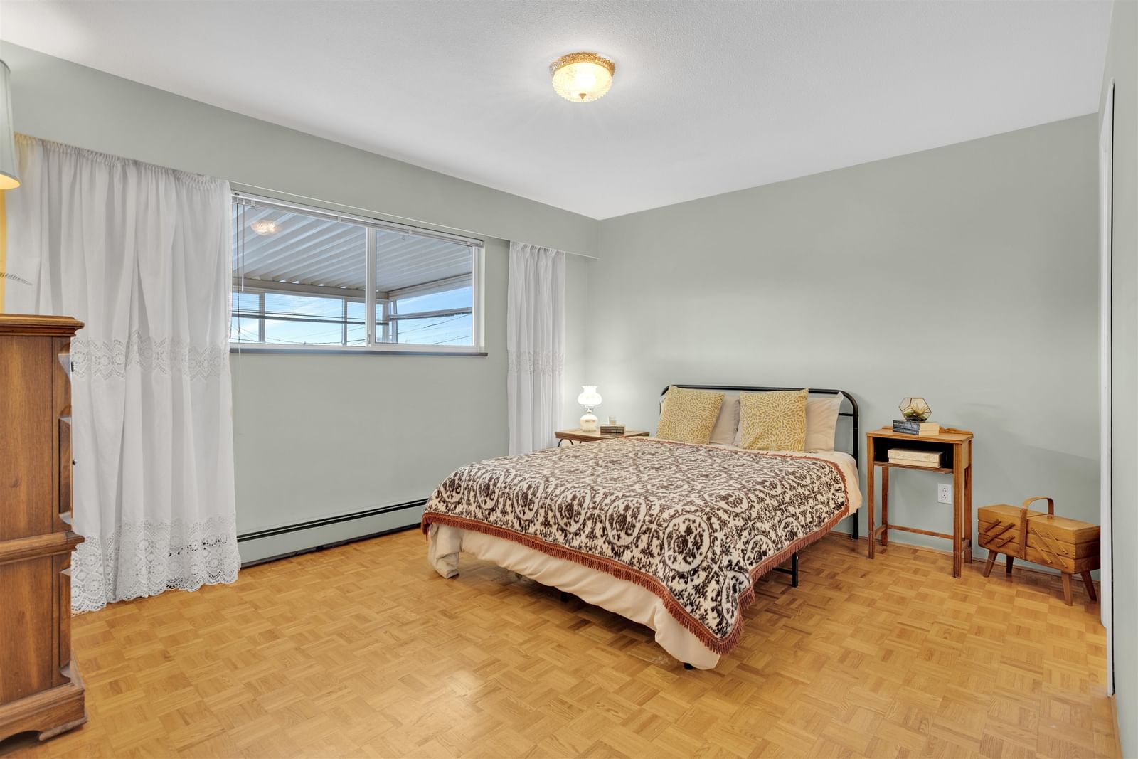 Listing Image 19