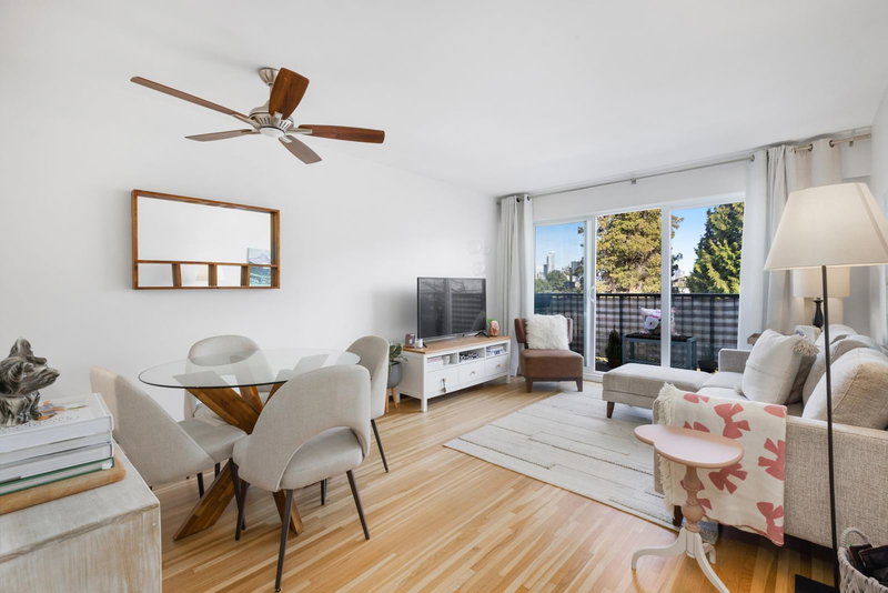 2125 2nd Avenue W #303, Vancouver, British Columbia