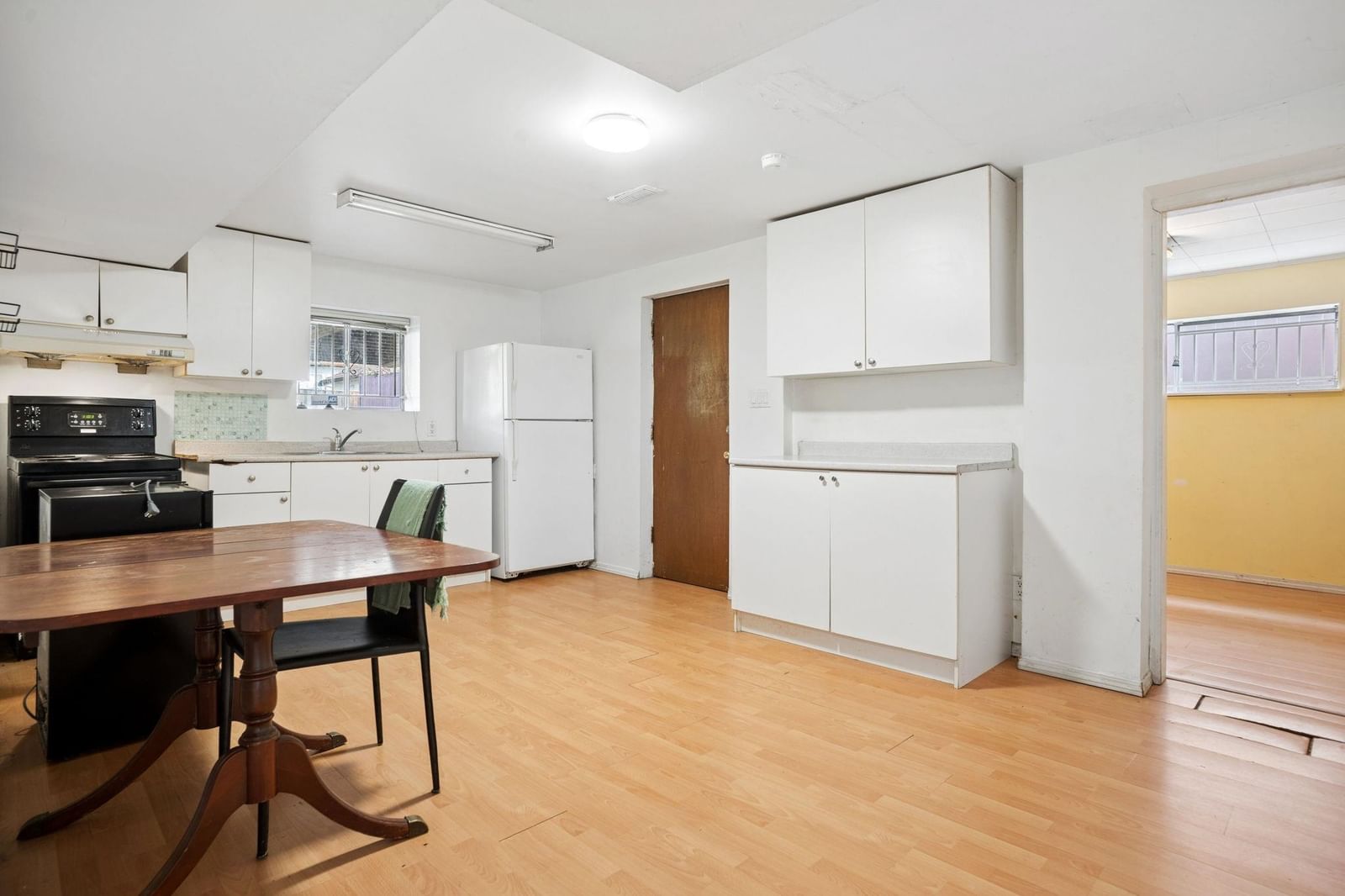 Listing Image 14