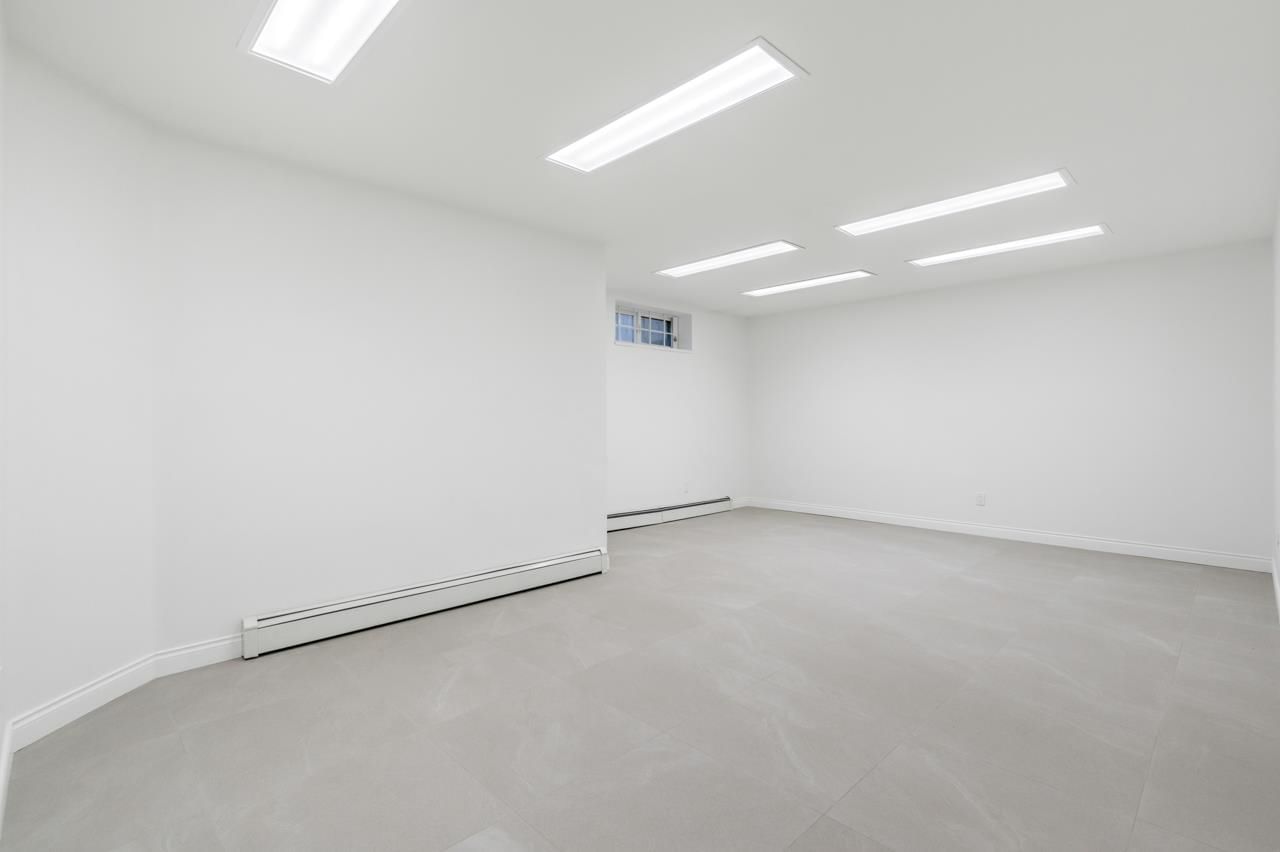 Listing Image 27